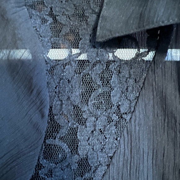 Charlotte Russe Sheer Lace Blouse🔴 - Picture 3 of 4